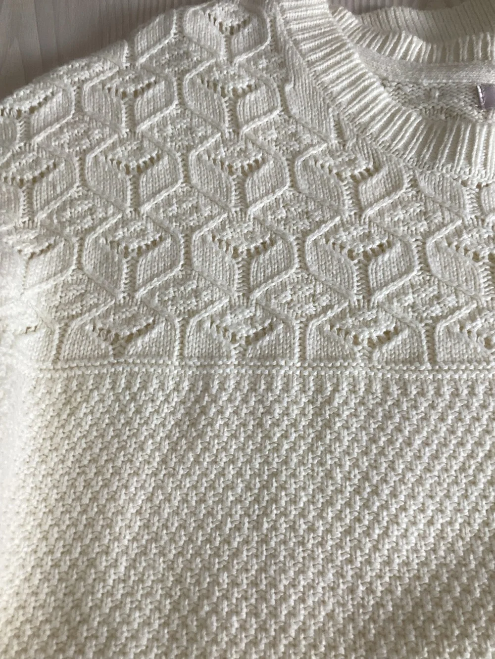 I. B. Diffusion Pullover Sweater Ivory Honeycomb Crochet & Scallop Hem Size L - Picture 12 of 12